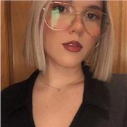 Me defino como una chica muy proactiva , a la que le encanta enseñar ya que lo he hecho anteriormente . La rama de geografía , historia , conocimiento del medio , es mi fuerte .